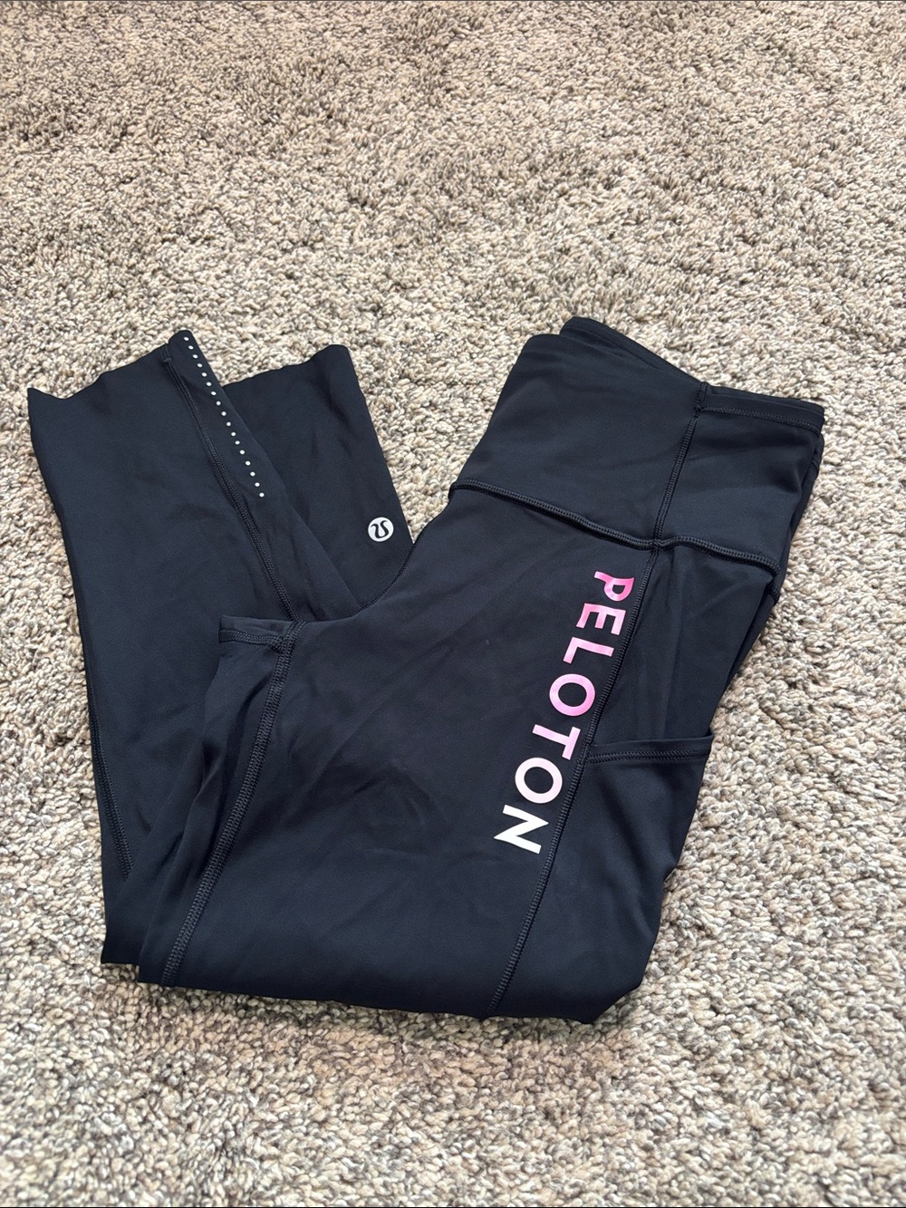 Lululemon Fast & Free Crop II *Nulux 19" size 6